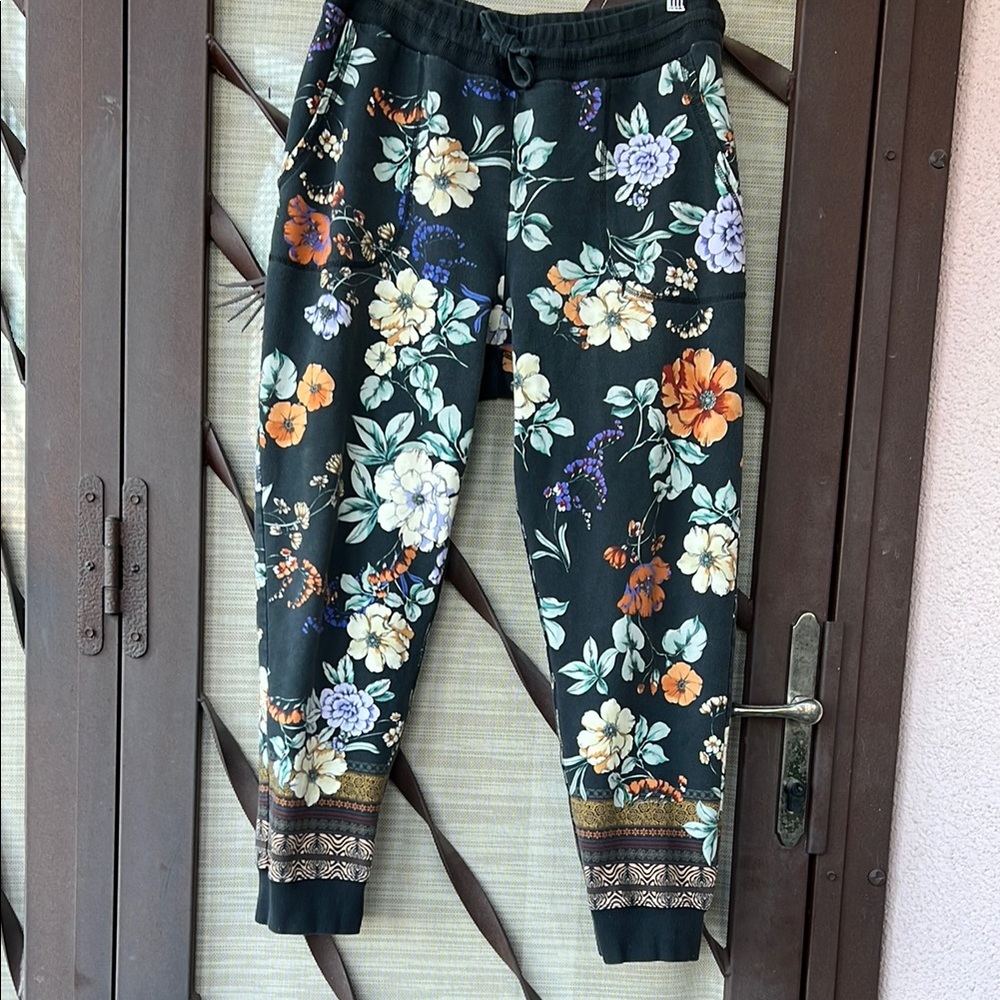 🌺 Johnny Was Floral Joggers / Sweatpants 🌺